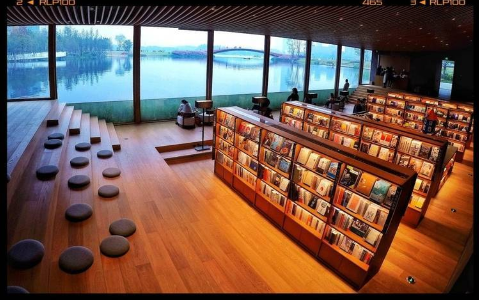 宛在水中央 兴隆湖畔“最美”书店开业 